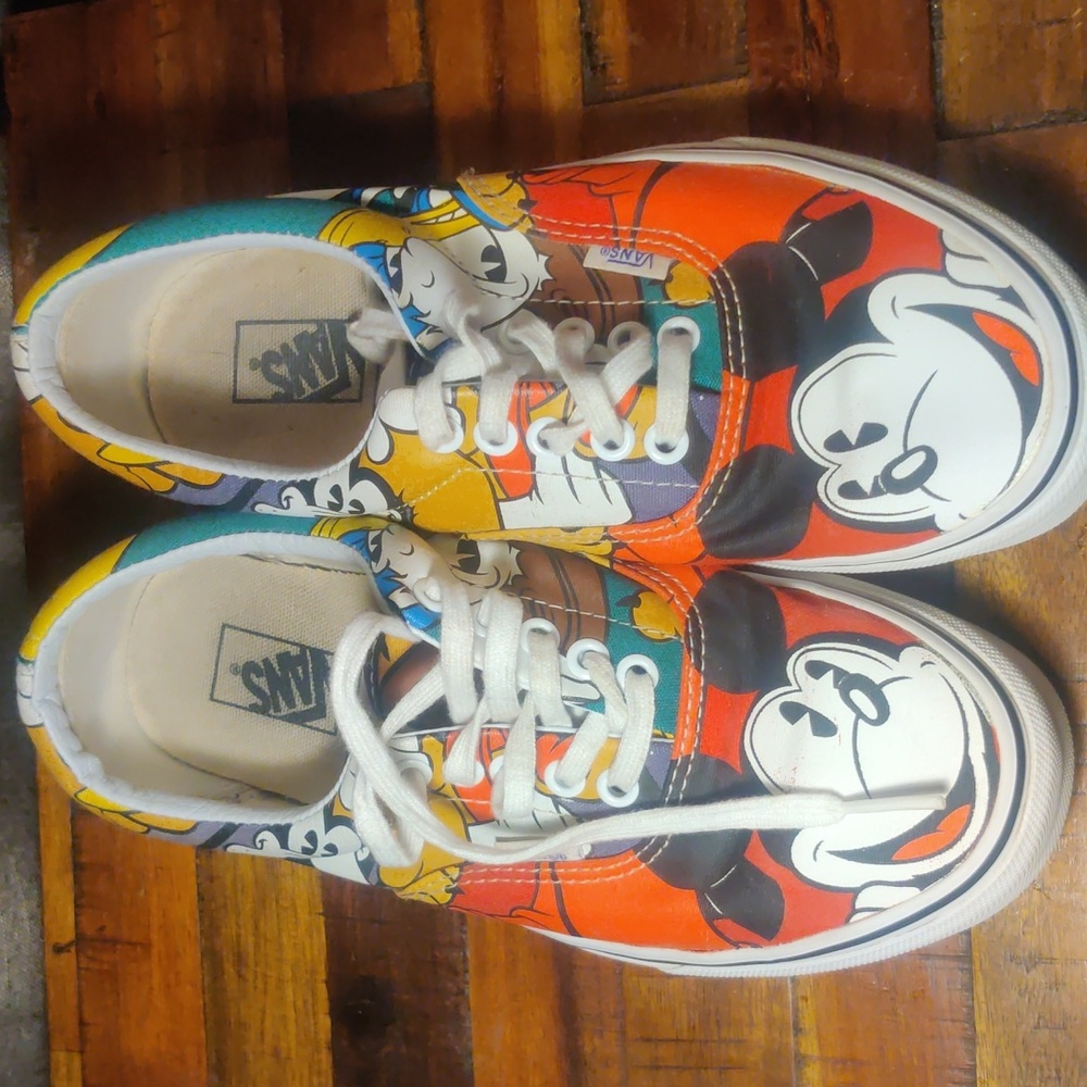 Vans Disney X Mickey Mouse & Friends  Shoes Women Size 8.5 Men's 7